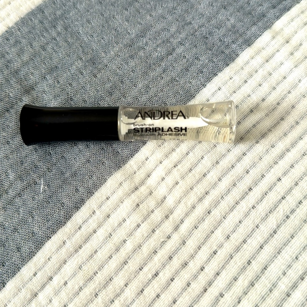 False Lashes Kit - Picture 4 of 4